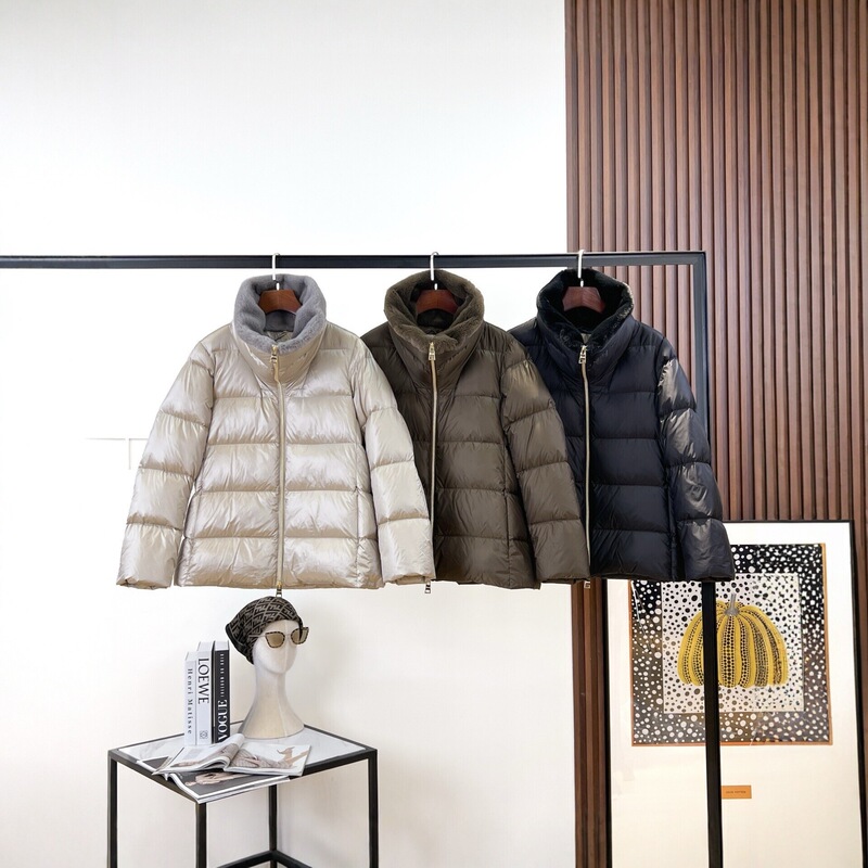 2025 new short down jacket for women, thickened white goose down, stand-up collar, fur trim, warm outerwear, winter, black, champagne color
