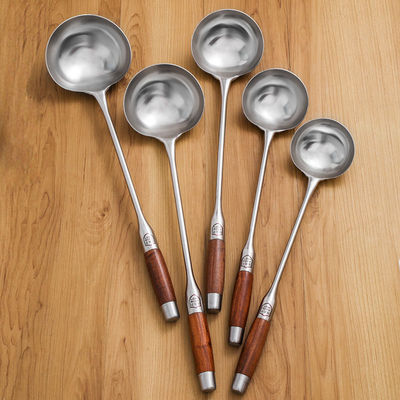 Long handle Spoon Stainless steel Chao Shao cook Cooking Spoon Long handle a soup spoon kitchen old-fashioned Wooden handle Spoon