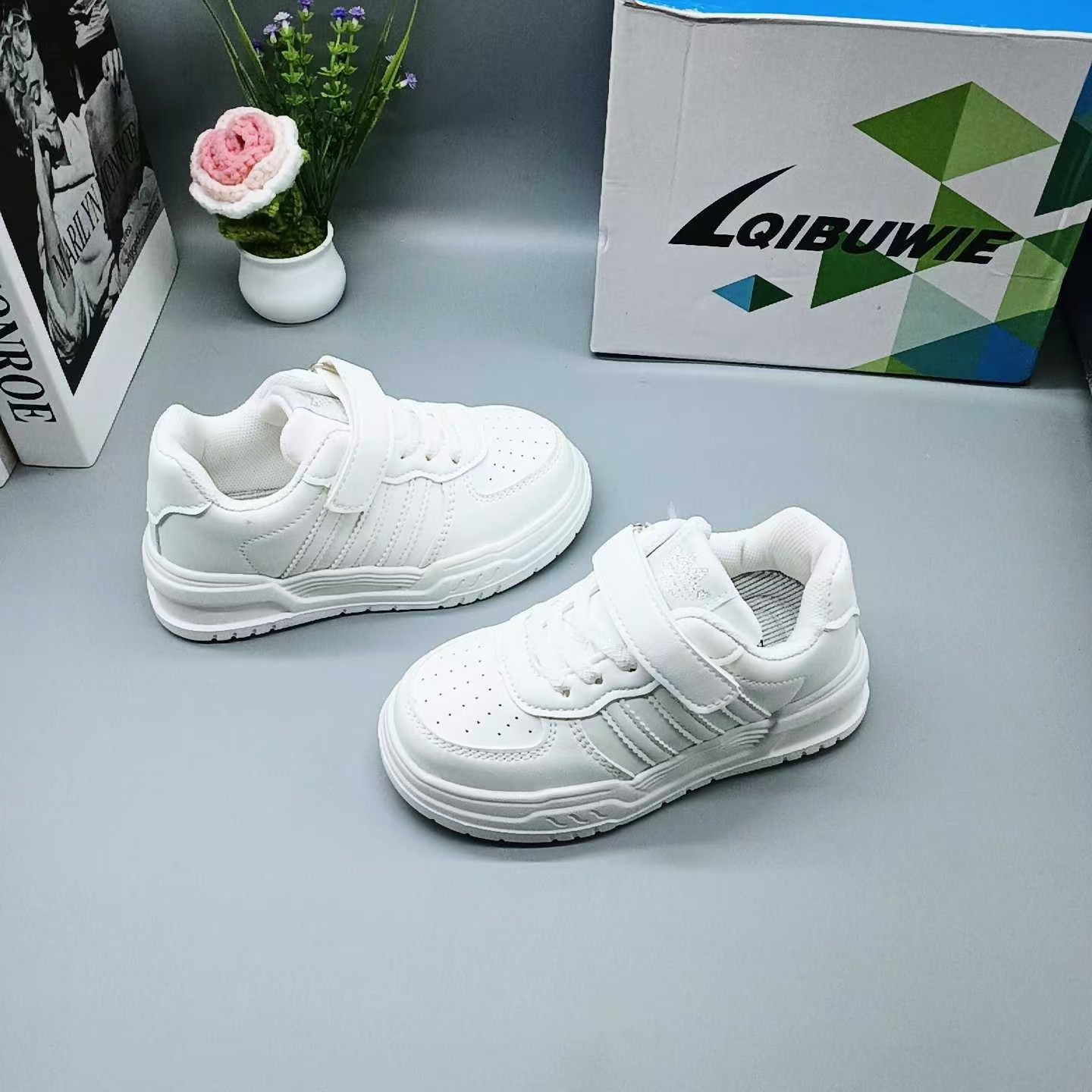 Primavera y verano zapatos de cuero para niños niños niñas zapatos de jardín de infantes zapatos blancos para estudiantes zapatos de correr pueden elegir