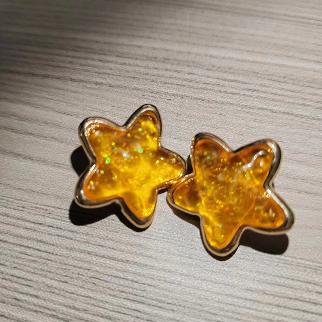 【会哭的海星】甜美可爱中古超大黄色五角星耳钉夏日多巴胺耳饰品