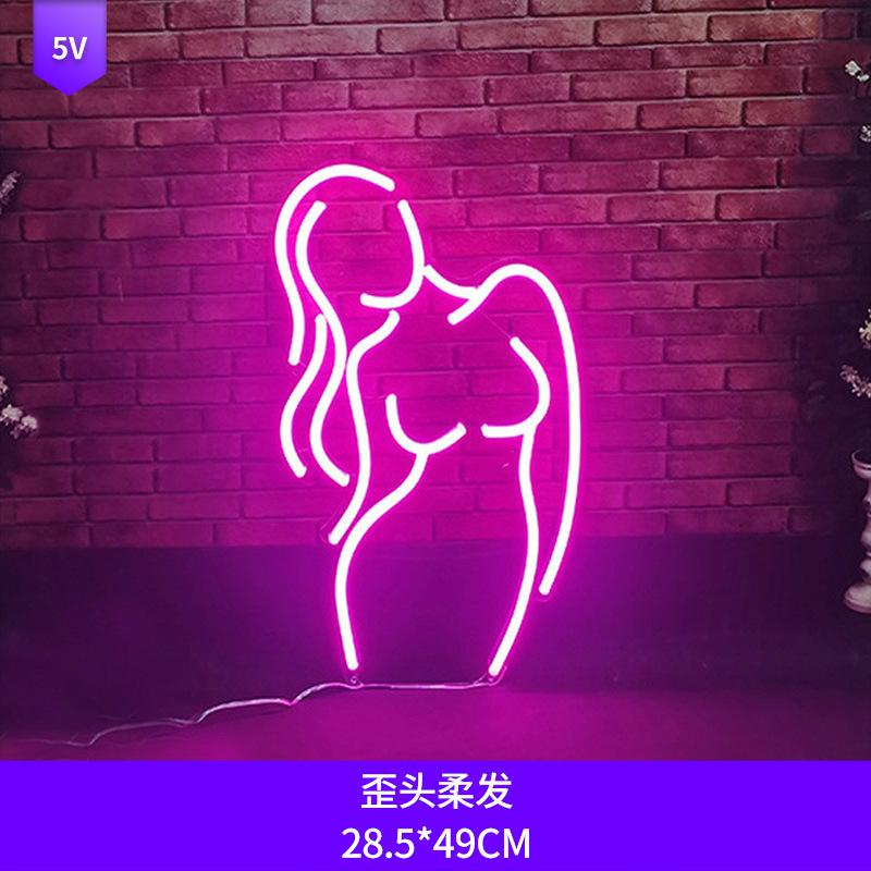 비뚤어진 머리 부드러운 머리