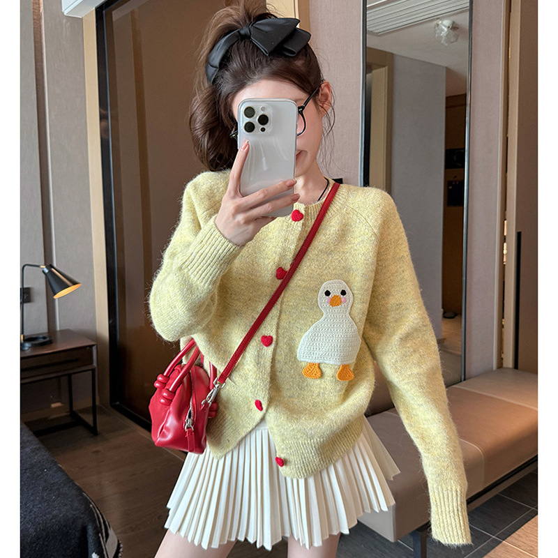 Creamy Yellow Sweater Cardigan for Women 2025 New Autumn and Winter Thickened Petite Stylish Age-Reducing Base Knit Cardigan
