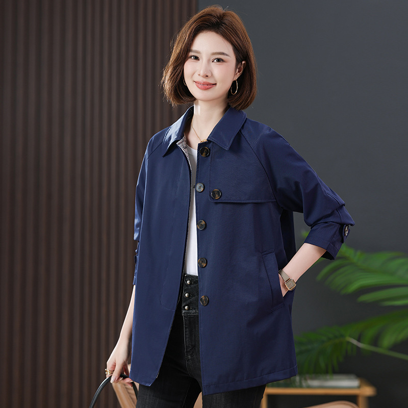 お母さんの秋の服装のカジュアルな風の服の中の長さの2025新型の中高年の女性の春秋のファッションのゆったりしている襟のコート|undefined