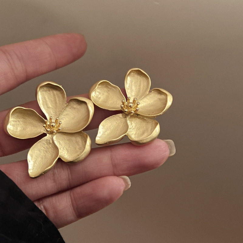 S925 シルバー針気質マットな質感の花レトロイヤリング女性のためのヨーロッパとアメリカの誇張された雰囲気のデザインのファッションイヤリング|undefined