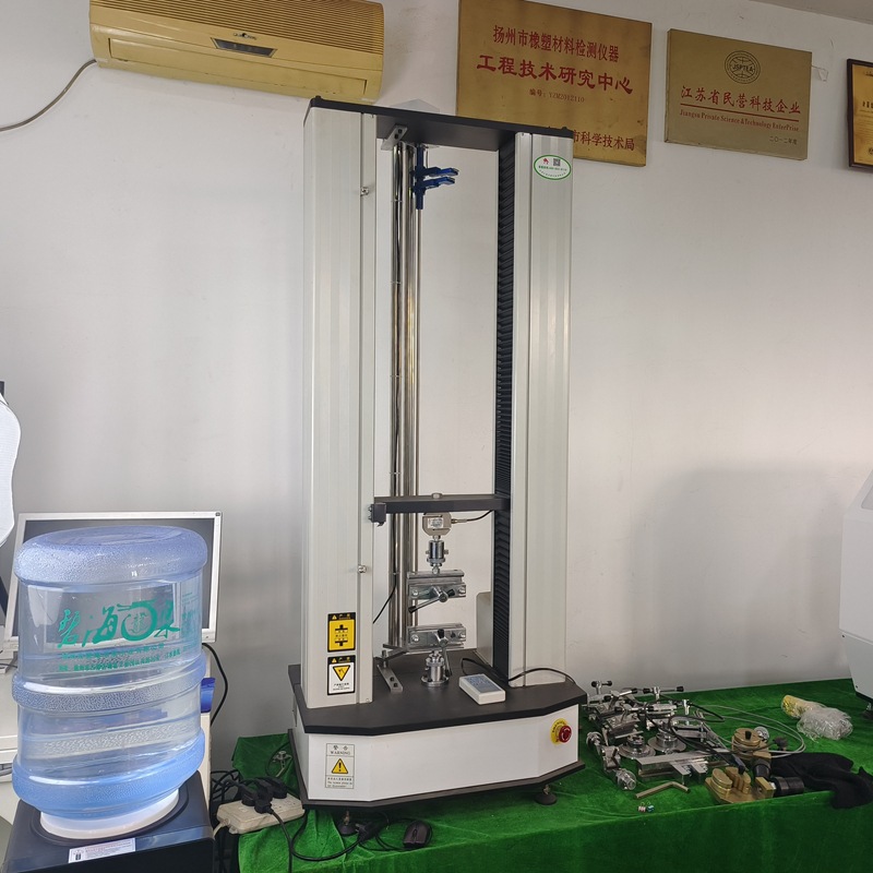 电子拉力试验机 3