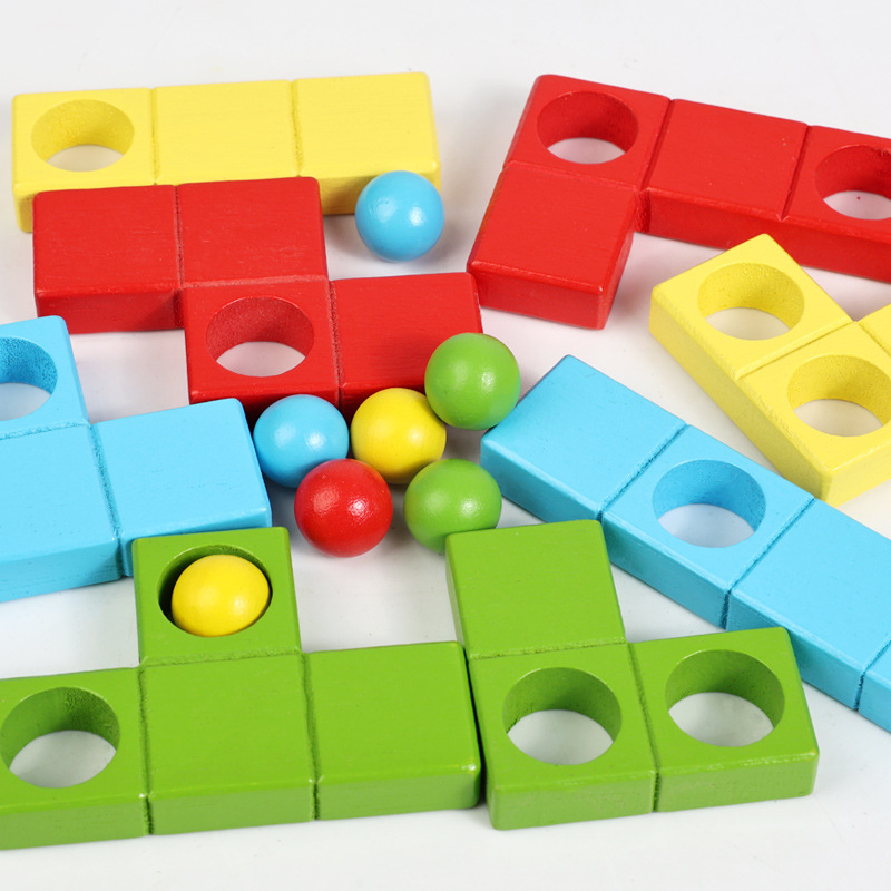 Los niños pequeños cambian ingeniosamente el rompecabezas de bloques rusos Puzzle image 4