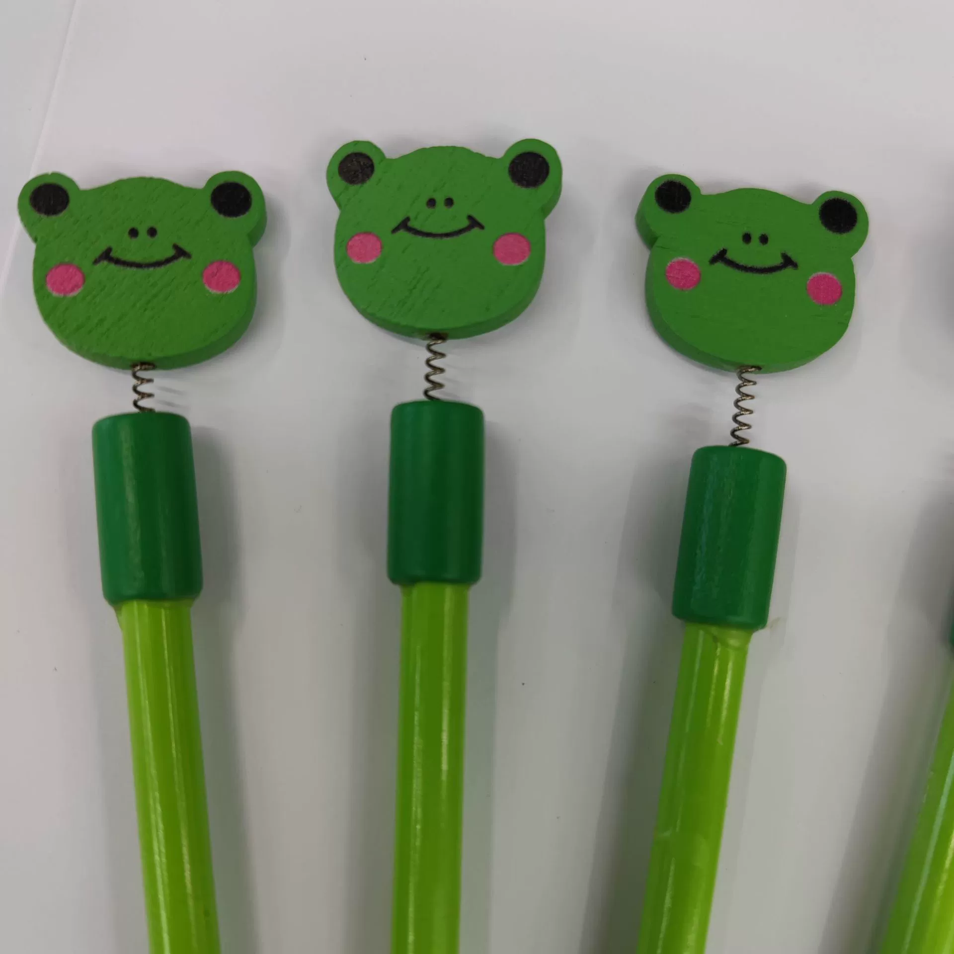 Инвентарь обработка маленькая лягушка деревянный карандаш супер милый мультяшный карандаш Начальная школа детский сад призы маленькие подарки