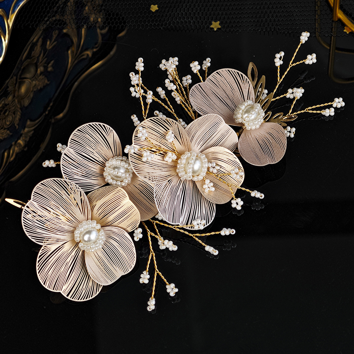 Fermaglio per capelli in ferro battuto a forma di petalo dorato, accessorio per costume da ballo, popolare in Europa e America, stile vintage foresta_voghion.com