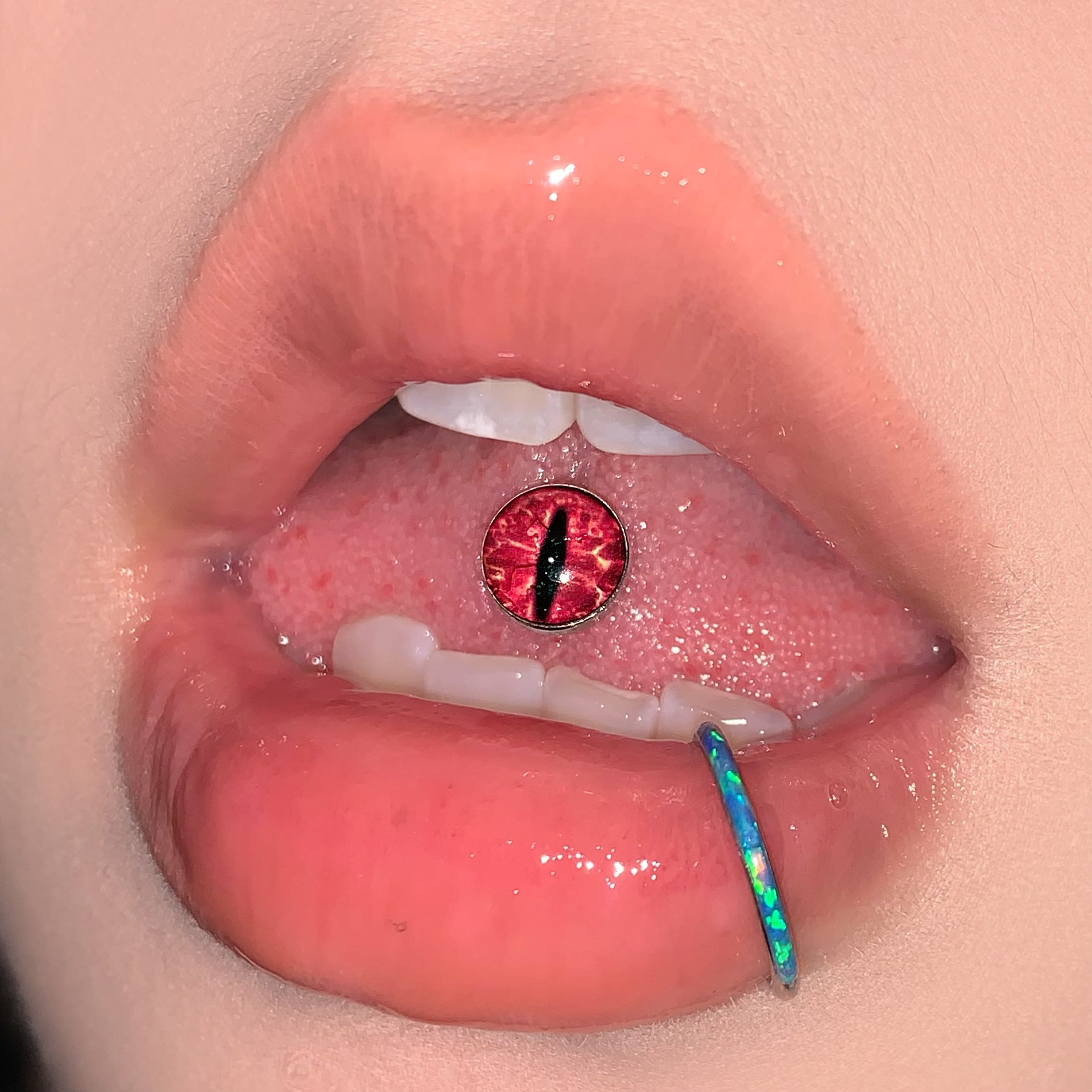 Red Cat Eye Tongue Nail Steel Titanium External Thread Tongue Barbell Body Piercing Jewelry Wholesale detail image 7