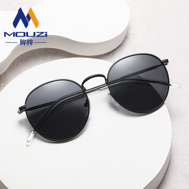 Retro trend fashionable sunglasses