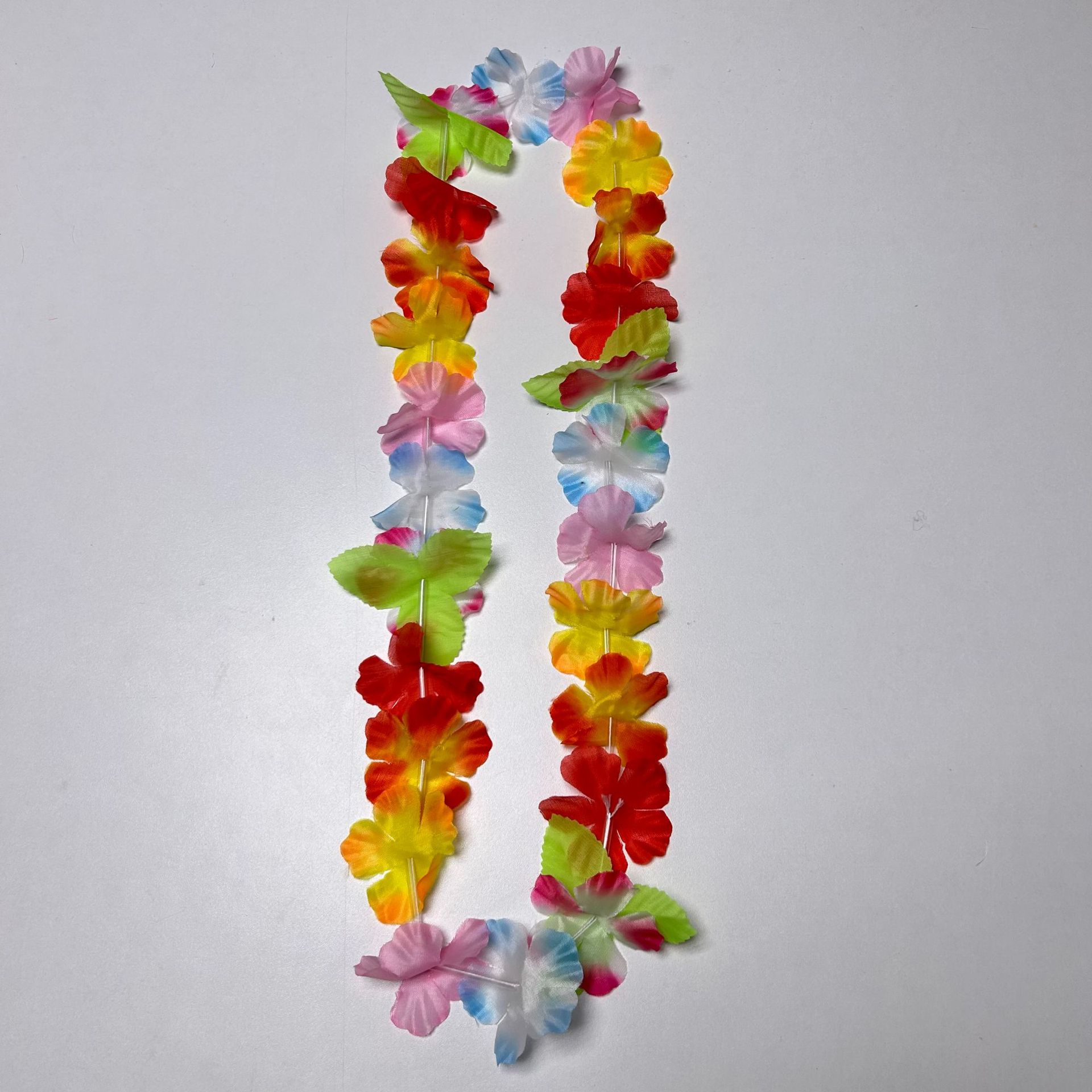 Tela de poliéster transfronteriza 6 cm corolla de flores 24 piezas más hojas festivales costera de fotos accesorios decoración corolla de flores de cuello