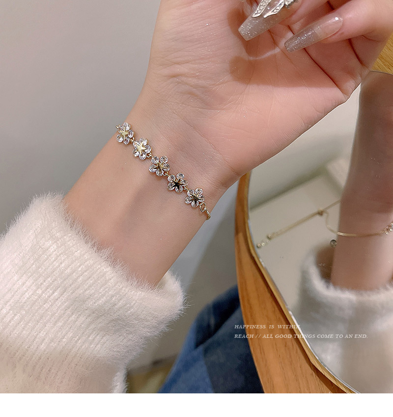 Fashion Flower Titanium Steel Plating Bracelets 1 Piece