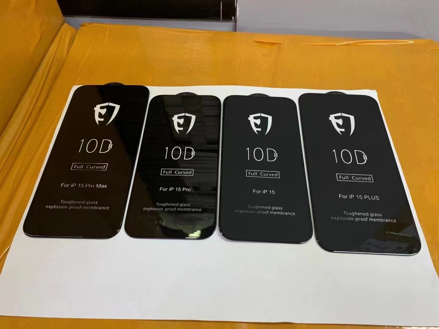 Adecuado para iphone15 pantalla de seda esmerilado alta presión borde transparente 35giPhone15Pro tres película templado fuerte pegatina protectora