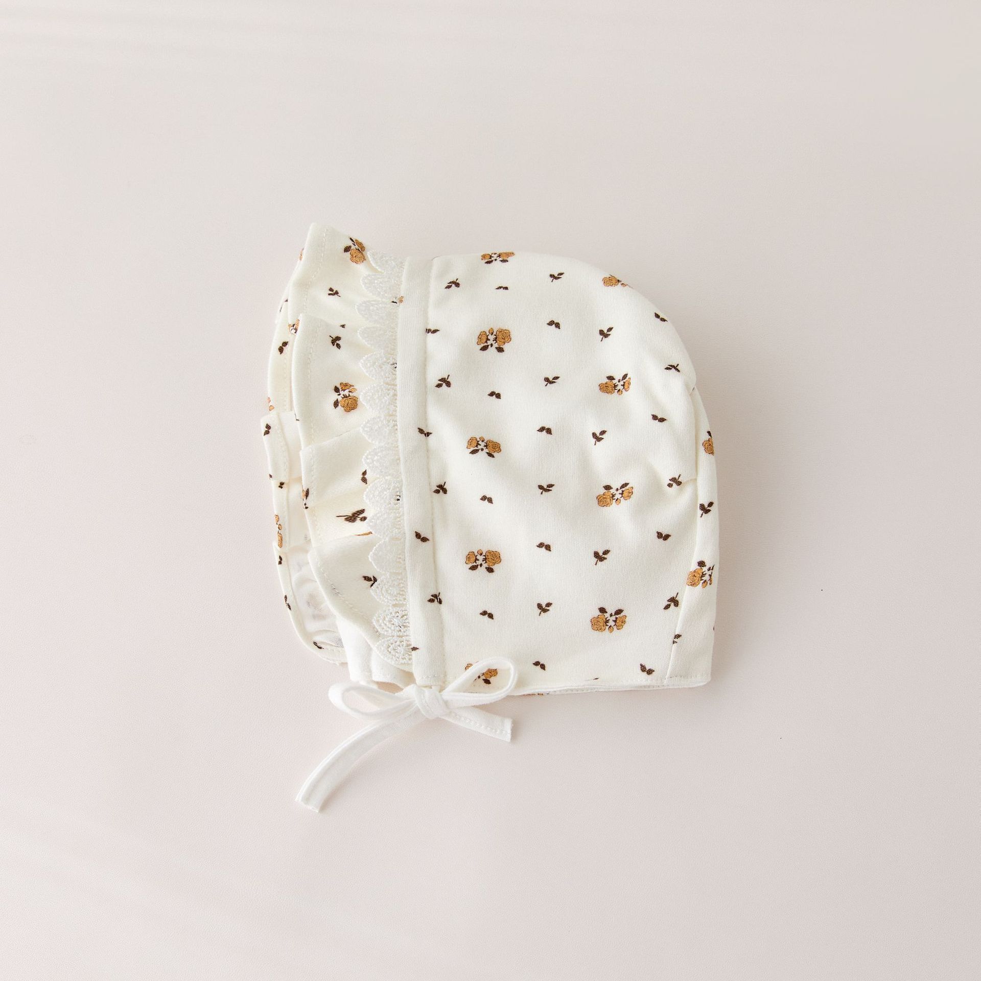 Milk coffee small flower blanket ear protection hat (42cm)