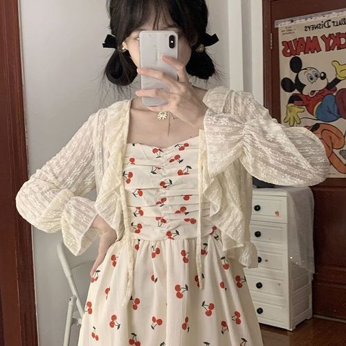 Apricot-colored lace ruffled sun-protection cardigan coat—thin, cropped, and ultra-fairy-like with a delicate tied-strap design for a sweet, gentle vibe.