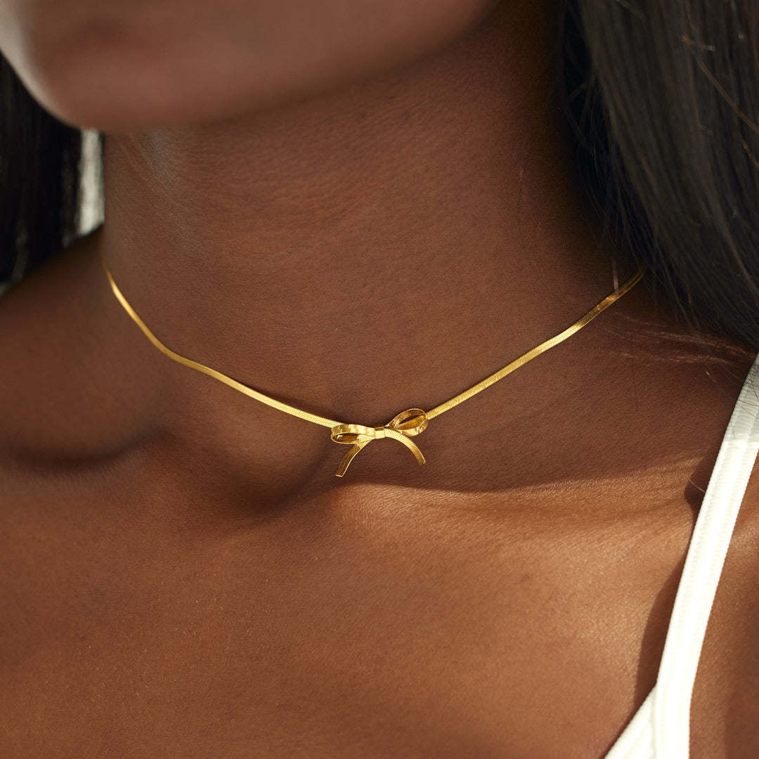 Collar Gargantilla Lazada, Acero Inoxidable Bañado en Oro Rosa