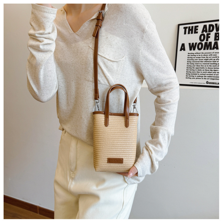 Summer straw woven beach bag 2025 New style seaside vacation handbag, simple and versatile bucket bag, woven crossbody bag undefined
