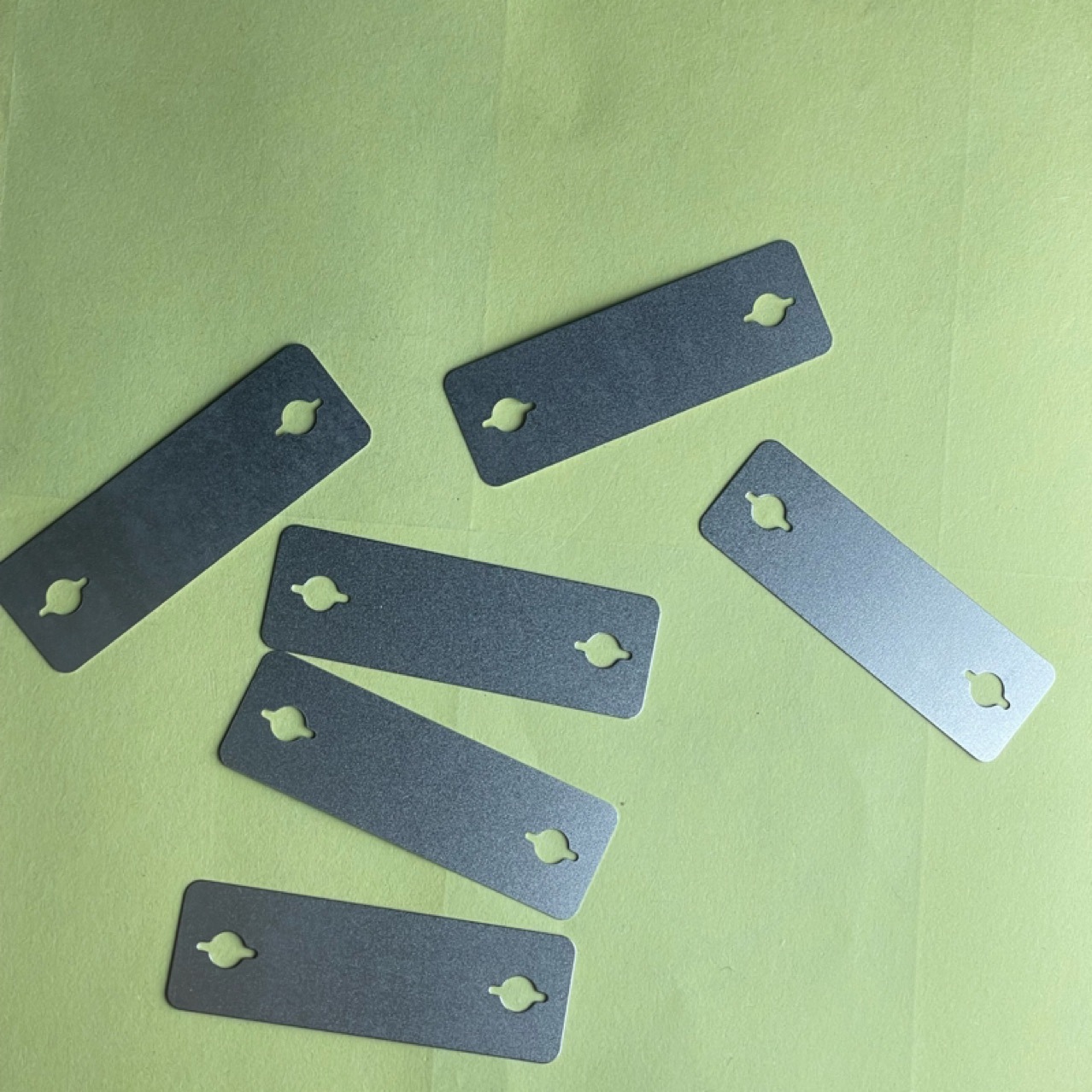 32650螺柱电池支架款孔距34.5连接片 镀镍钢带0.2厚  螺孔镍片