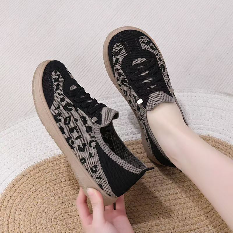 2025 primavera nueva explosión leopardo zapatos de entrenamiento de moda casual zapatos de mujer suaves ligeros viejos zapatos de tela de Beijing con suela plana