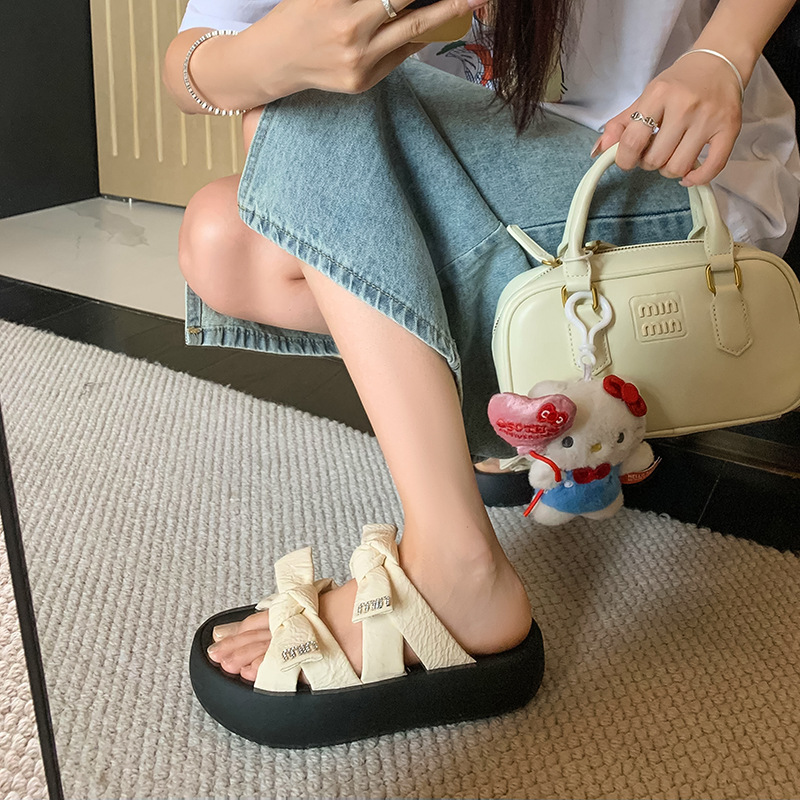 Dép sandal nữ quai chữ V đế dày nơ bướm phong cách bánh mì mềm mại — Màu trắng be, Màu vàng