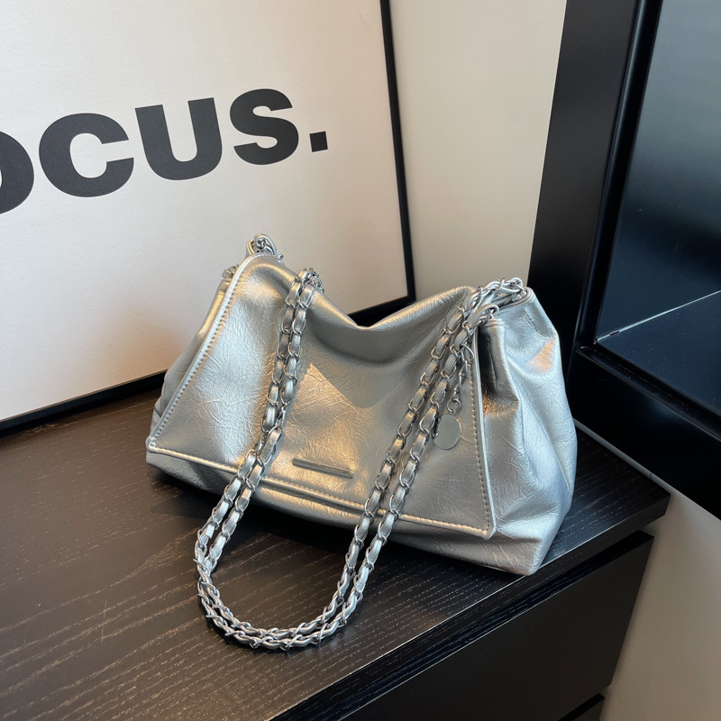 Nicho de diseño de gran capacidad bolso de hombro para mujeres 2023 verano nueva cadena mochila de viaje bolsa de mano