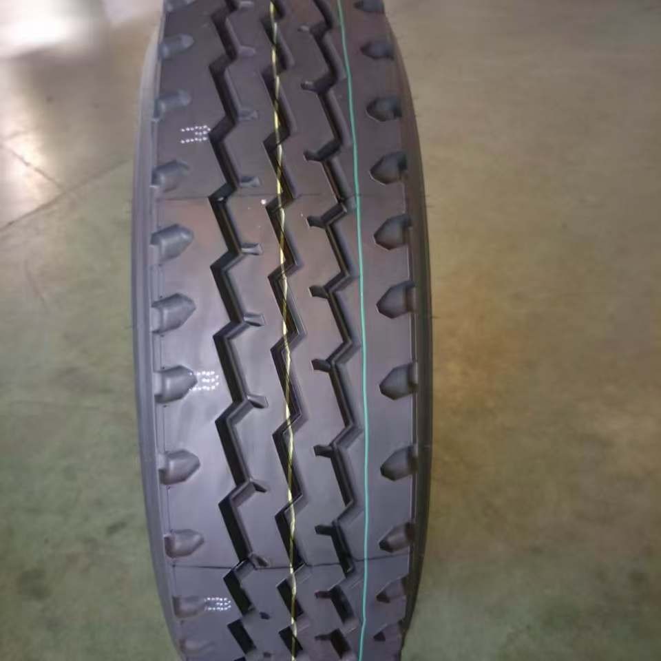 轮胎厂家供应13R22.5真空钢丝轮胎 货车卡车轮胎 出口内销现货