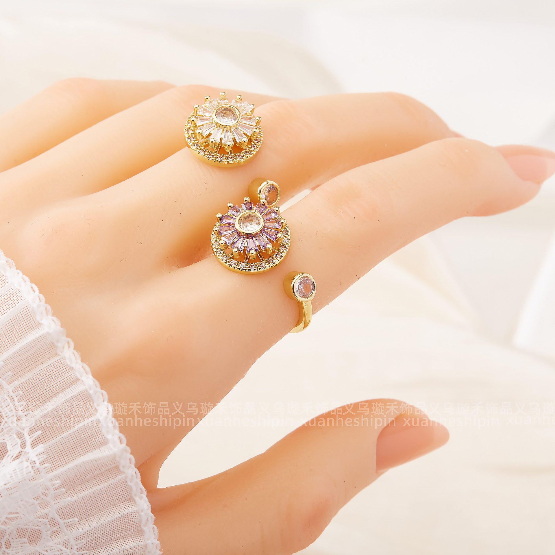 Sınır Ötesi Döner Yüzük Bakır Mikro Swarovski Zirkon Zarif Çok Amaçlı Tam Taşlı Yuvarlak Çiçek Dönerli Anksiyete Giderici Yüzük