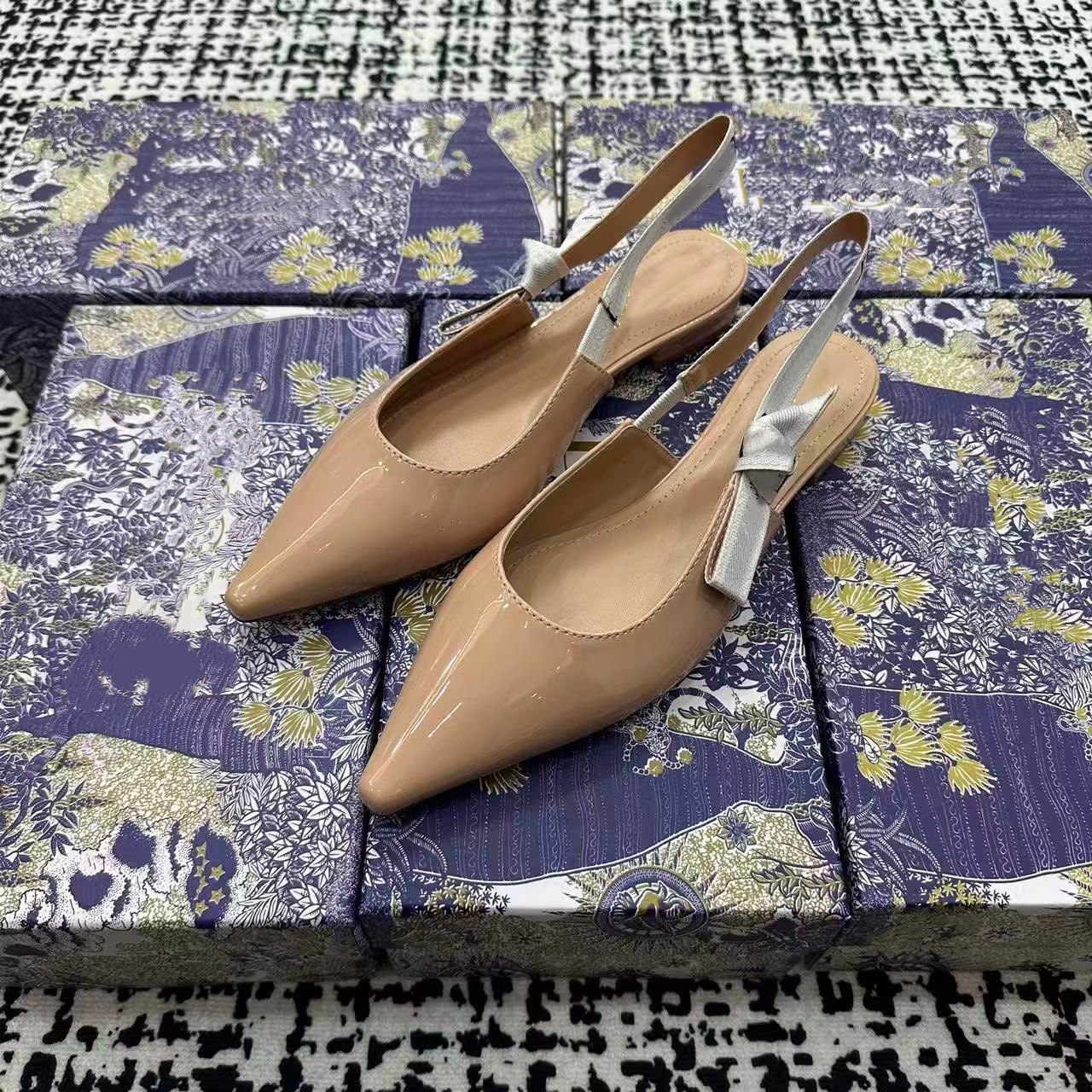 High-End~Cross-Border Top Quality Cat-Heel For Women D New Model Embroidered Knit Backless Closed-Toe Shallow Sandals With Butterfly_vogvips.com