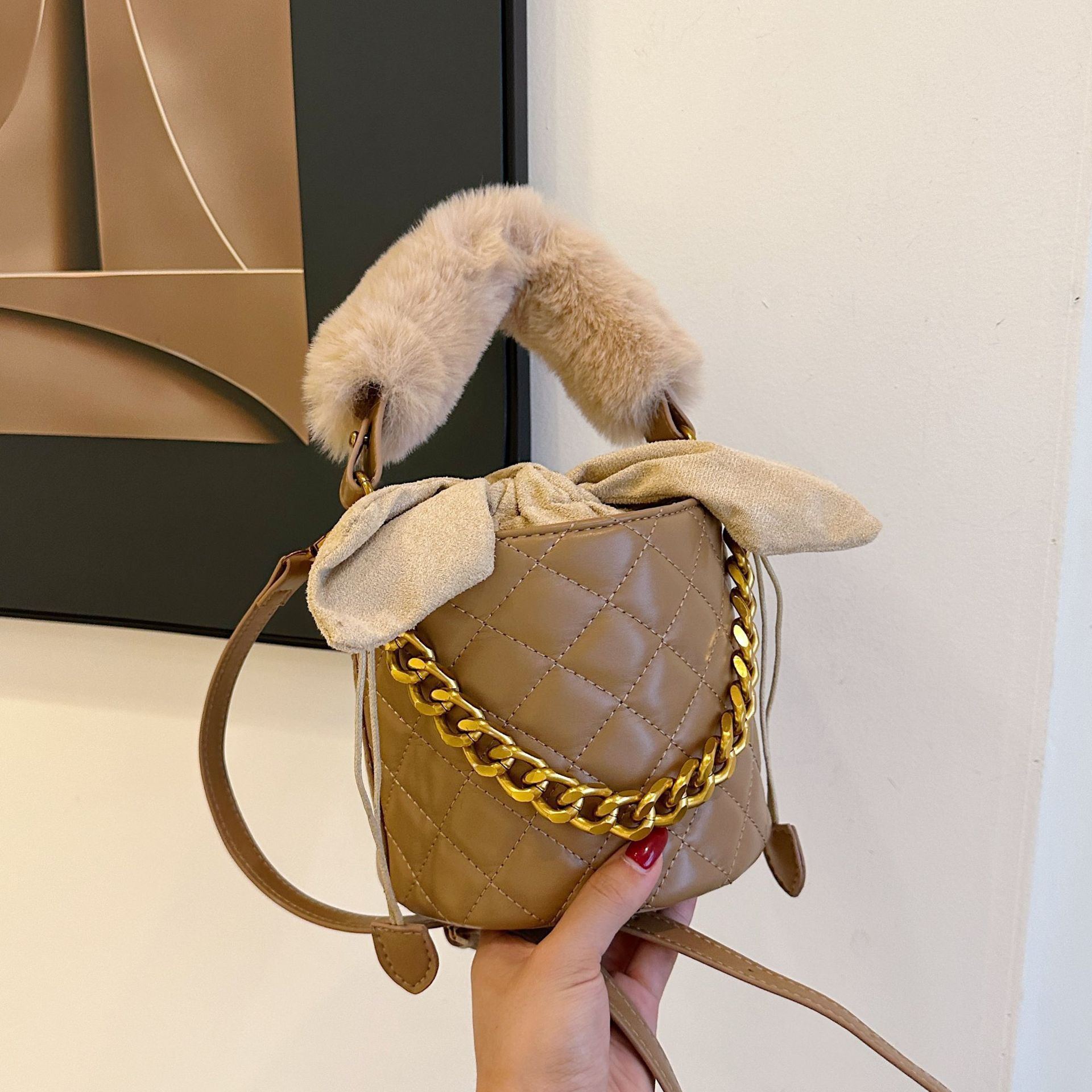 European and American Fashion Small Fragrant Style Quilted Chain Bag for Women 2025 Spring New Plaid Bucket Bag Crossbody Shoulder Bag