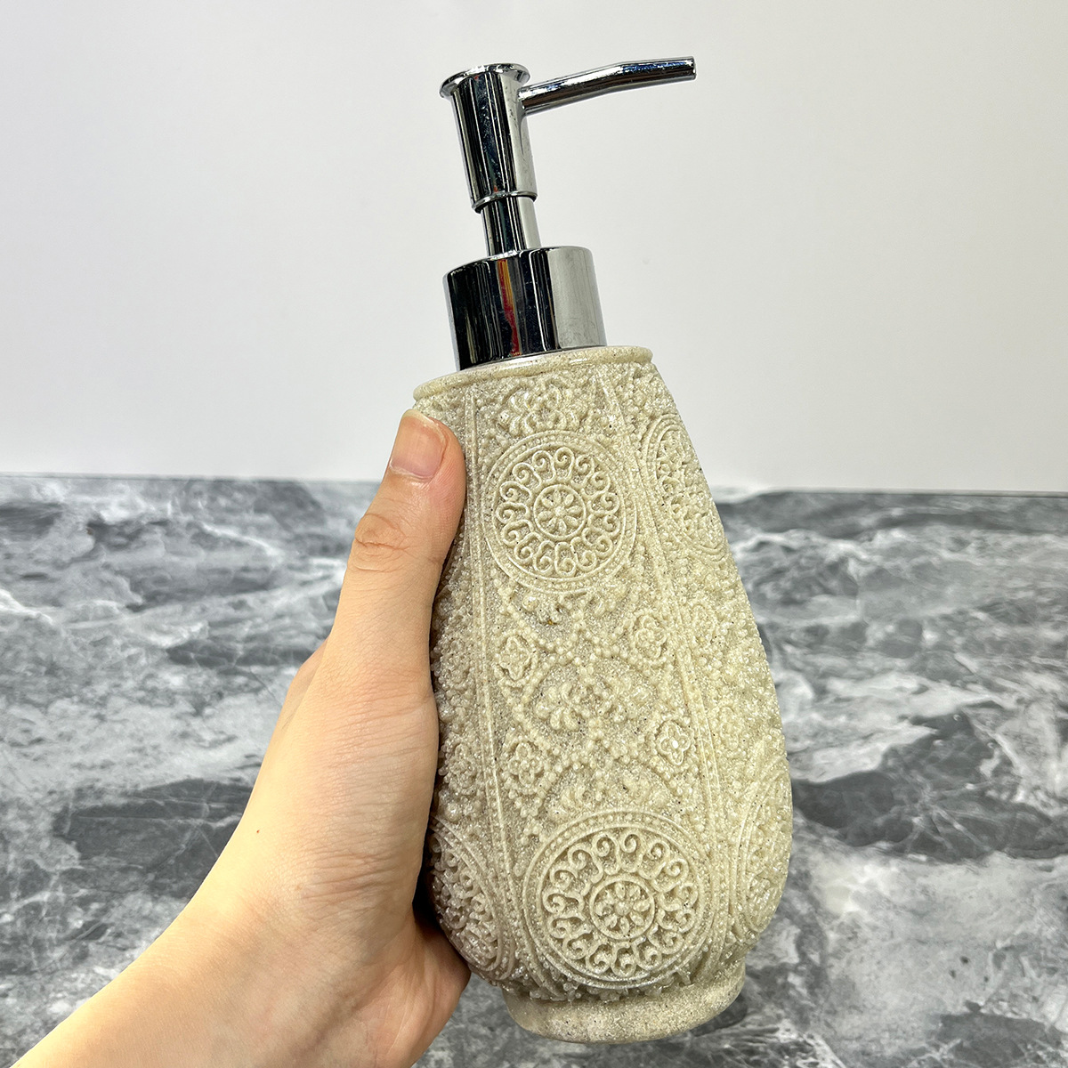 Kit de baño de arena de resina simple baño sanitario de cuatro piezas conjunto de arena imitación de batería de desinfectante de manos