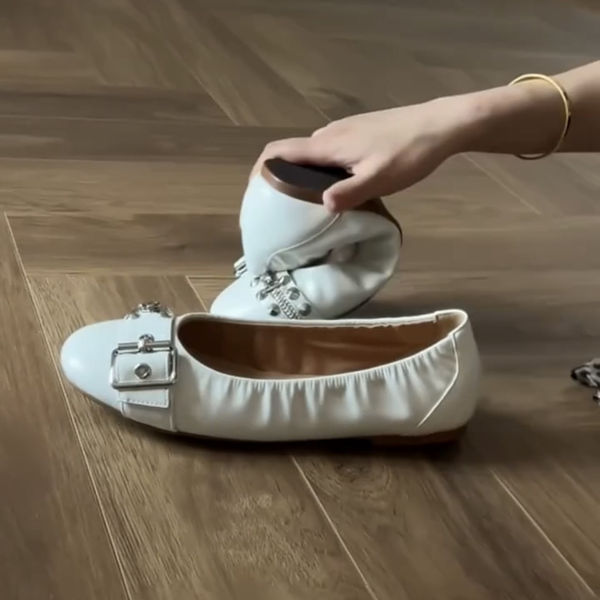 Giày búp bê nữ da cừu mũi tròn đính khóa cài, đế bằng gót thấp 1 cm — Màu be, màu đen