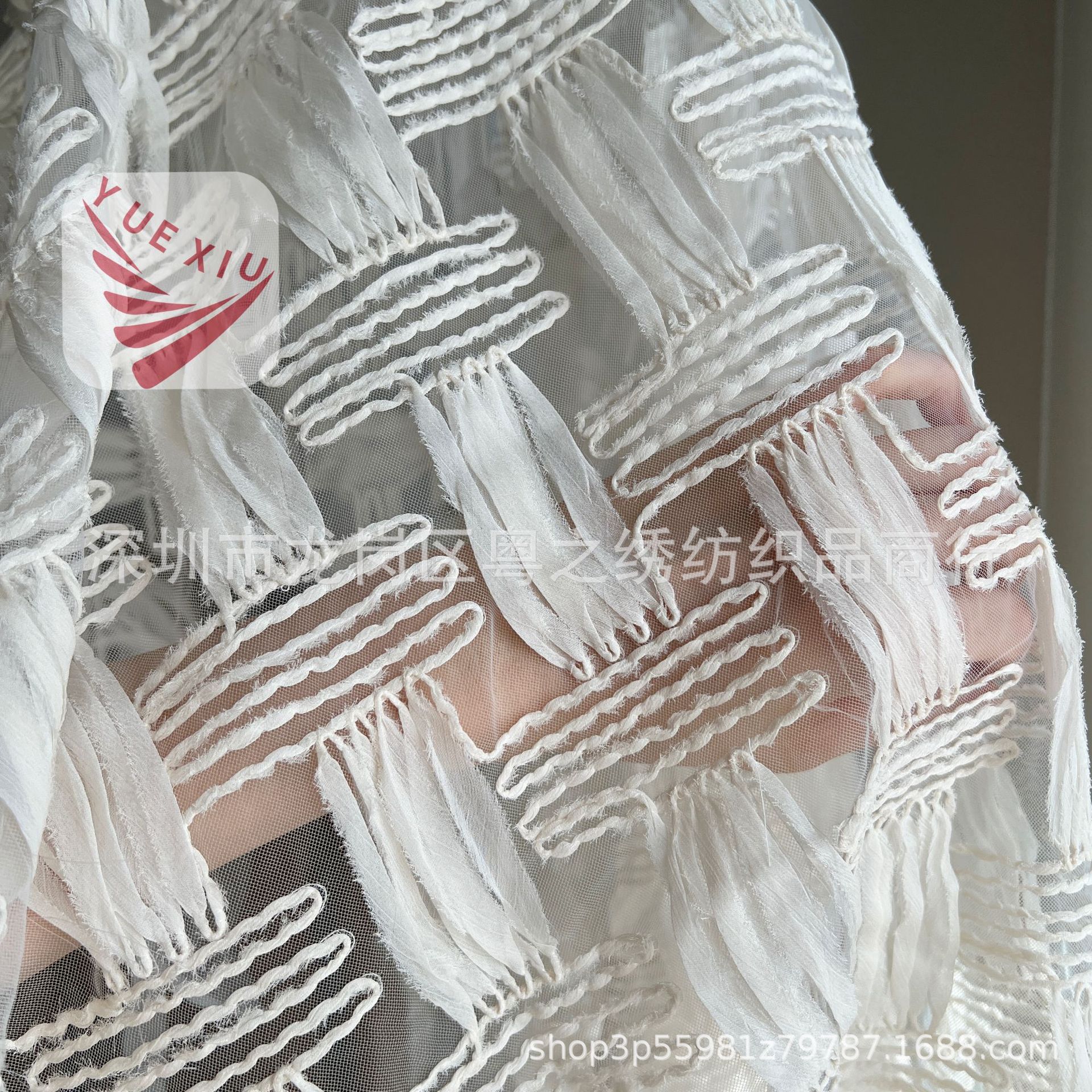 网眼布钩花刺绣面料 盘带三合一网纱绣花布 裙装头纱婚纱礼服面料