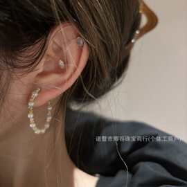 3-4mm天然淡水珍珠强光基本无瑕金银撞色手工串制的珍珠圆环耳环