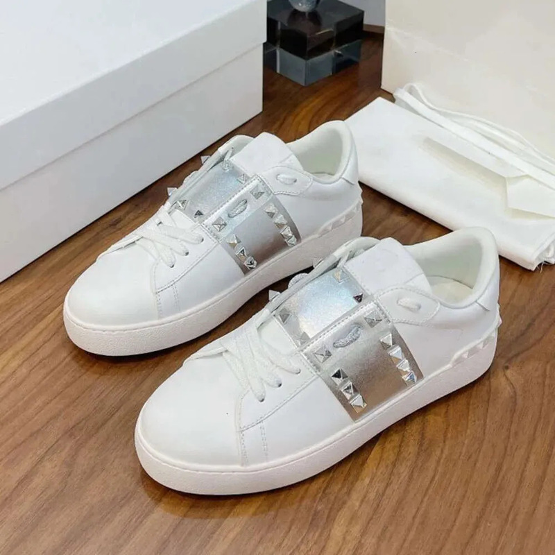 In-Stock High Version V-Brand Rivet White Sneakers for Women, New Lace-Up Casual Sports Couple Shoes, Large Size