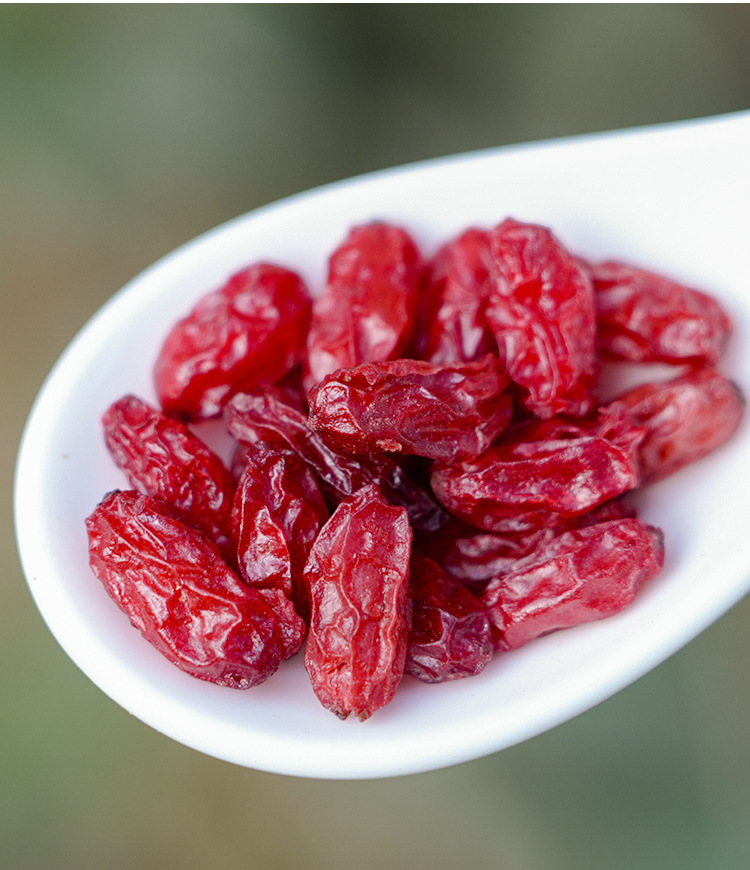 Shan Zhu Yu (Cornus officinalis) — Wild-Grown Pitted Dogwood Fruit, Sulfur-Free Dried Herb in use