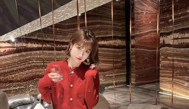 A new Japanese school-style, stylish and youthful knitted cardigan with a three-dimensional beaded floral sweater coat for women in the autumn of 2022 pic 32
