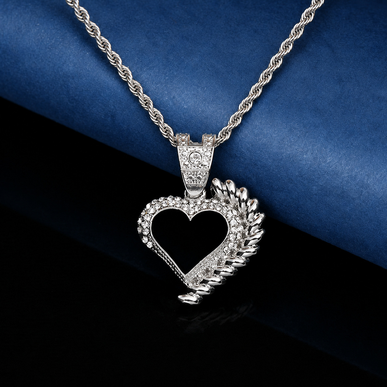 Europa y los Estados Unidos transfronterizos nuevos ligeros de lujo amor lleno colgante de aleación de diamantes cubano collar hip-hop moda fábrica de joyería masculina al por mayor