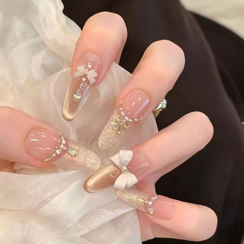 Handmade White Ribbed Champagne-Colored Cat-Eye Nail Stickers with a Luxurious and Elegant Look, Enhancing Complexion, Pure and Alluring, Removable Handmade White Ribbed Champagne-Colored Cat-Eye Nail Stickers with a Luxurious and Elegant Look, Enhancing Complexion, Pure and Alluring, Removable