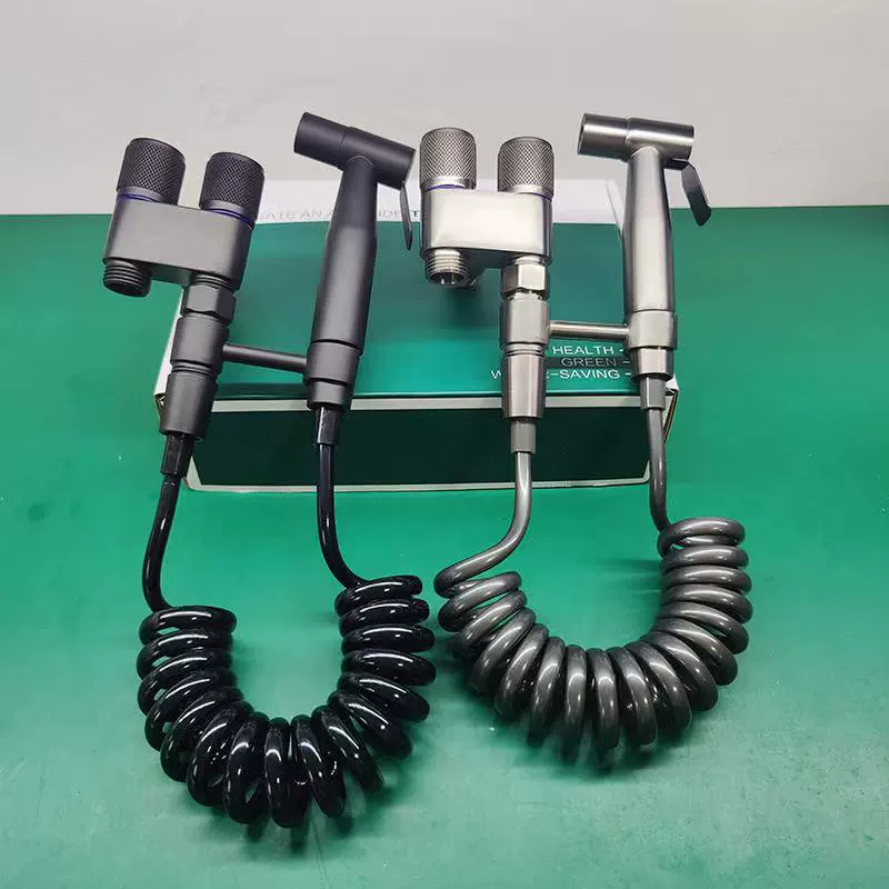 Универсальный распылитель для унитаза из нержавеющей стали, двойного назначения для ванной комнаты, с угловым клапаном 1/2 дюйма и водяным клапаном 1/4 дюйма.