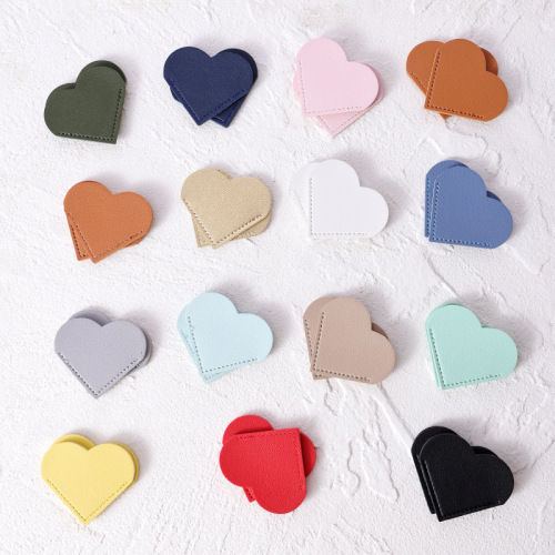 Leather love bookmark mini portable gift heart-shaped bookmark book page clip book corner protective cover can be customized with logo