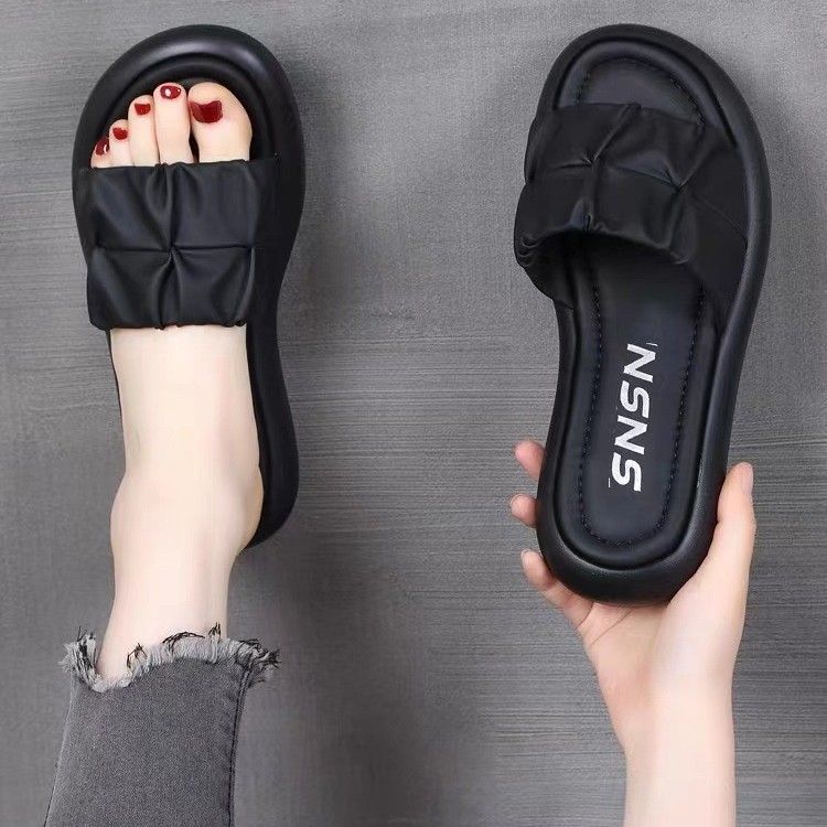 2026 zapatillas de verano de estilo de moda de una palabra zapatillas de mujer con falda de playa zapatillas frías