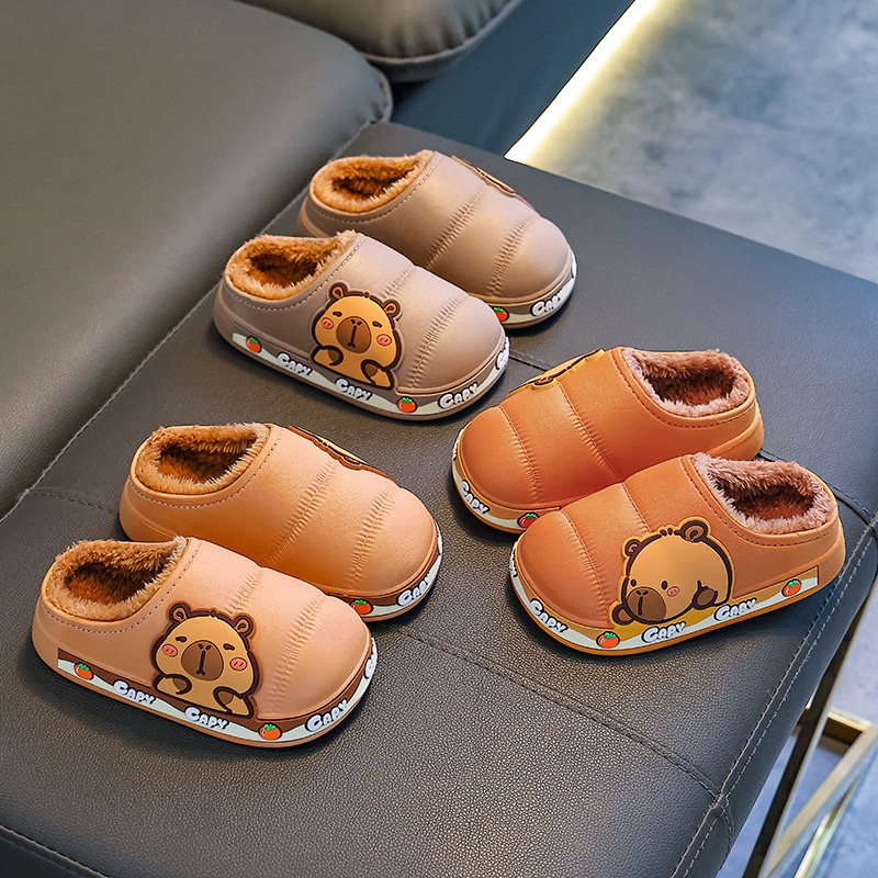 Capibara otoño y invierno zapatillas de algodón para niños, niños, niñas y niñas, calentamiento, terciopelo impermeable, bolsas de tacones de algodón para niños y niños.