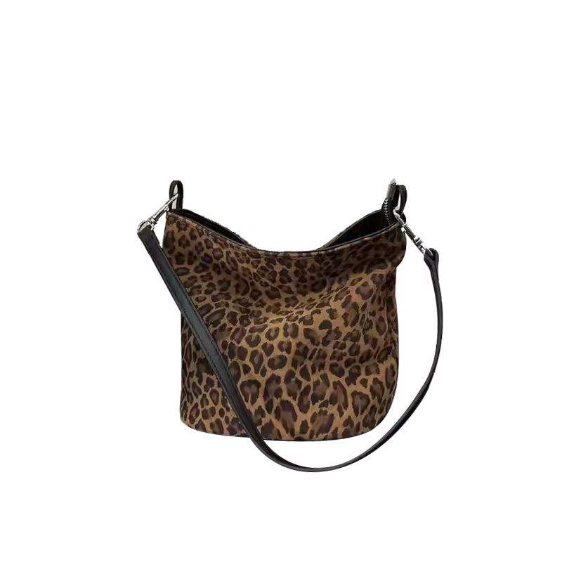 Fashion leopard print matte cowhide 2024 new bucket women's leather niche high-end one shoulder tote bag_voghion.com