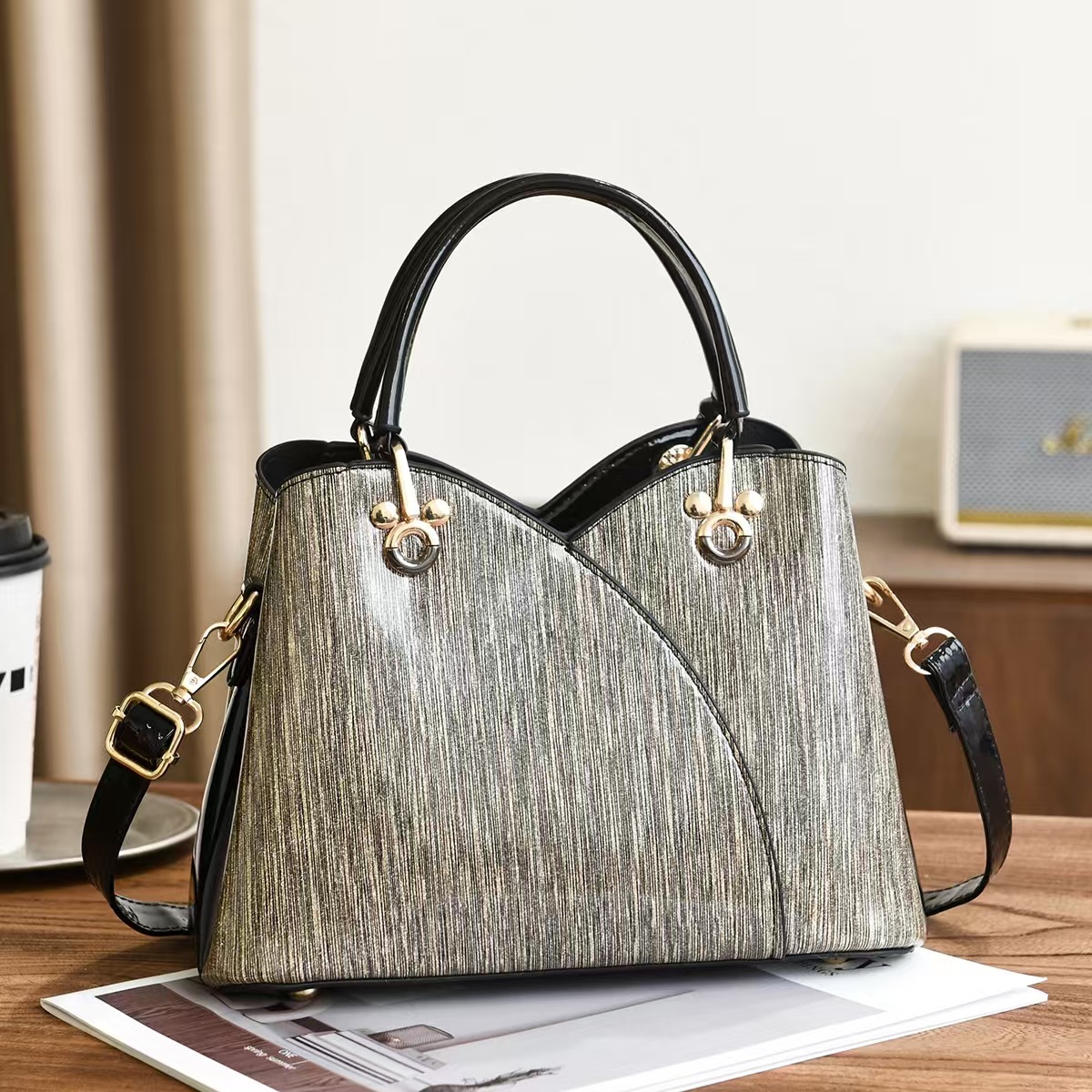 Bolso de mano retro, bolso de cuero brillante, bolso de hombro casual, bolso de brazo, bolsas transfronterizas.