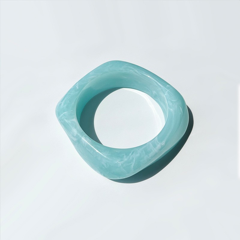 レトロハイエンド中古ブレスレット酢酸ニッチ不規則アクリルワイドブレスレット女性ニッチデザイン|undefined