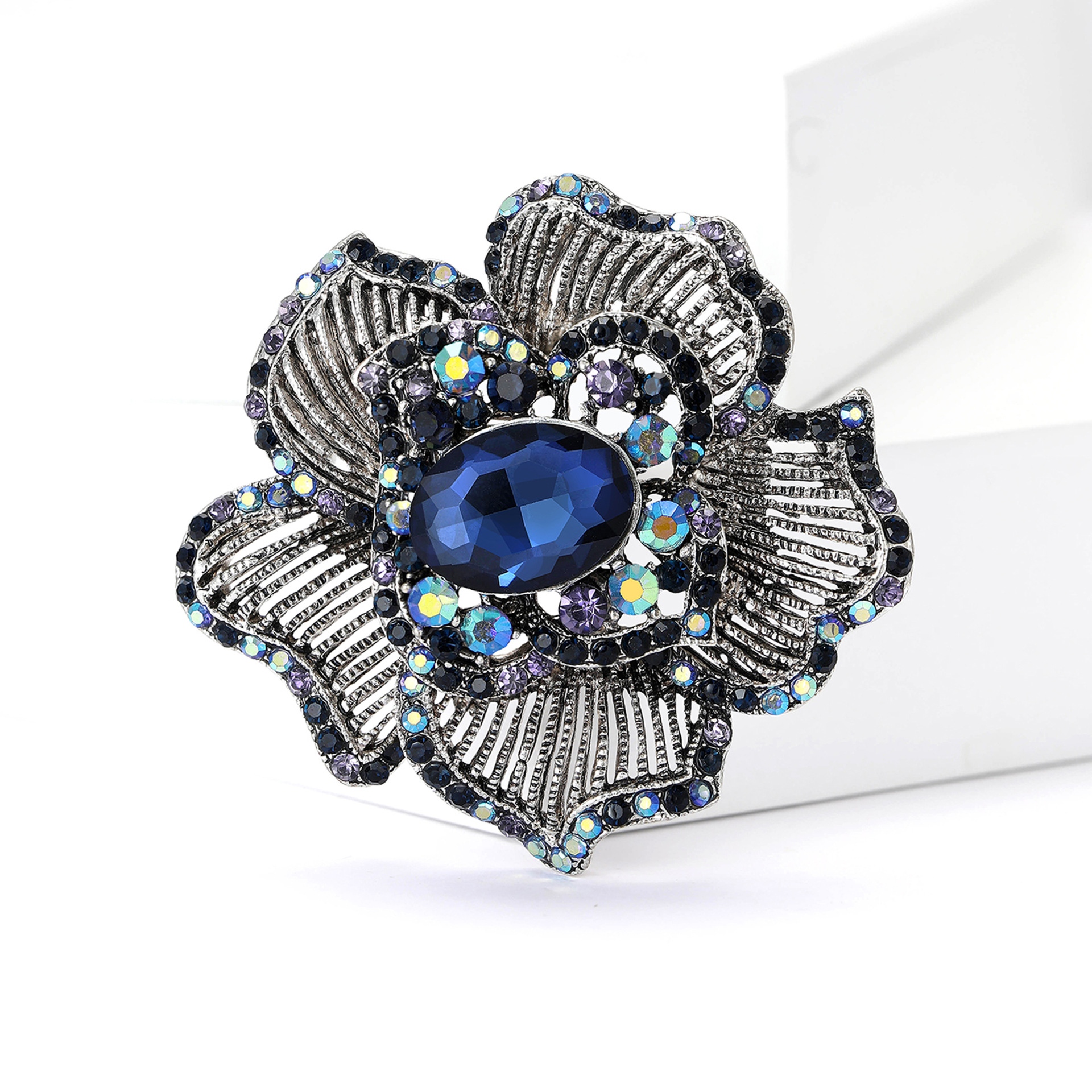 37g Weight Rhinestones Inlay Material Brooches Classification Business, Cocktail Party Occasion Alloy Material Flower Pattern All Seasons Season Women's Gender Retro Style Retro Pin Flower Alloy Rhinestones Women's Brooches 5