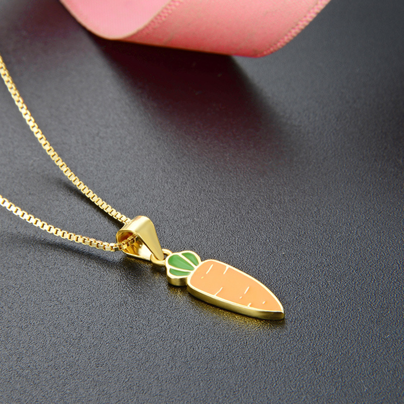 Amazon venta transfronteriza caliente 925 collar de plata esterlina para mujeres fresco simple dibujos animados verduras pequeñas zanahorias colgante goteo de aceite