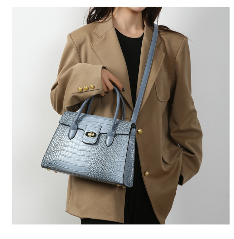 1325g Weight Polyester Lining Material Sewing Thread Fashion Element Zipper Closure Type Double Handle , Sling Strap Strap Type Crossbody Bag Bags Type Casual, Business, Daily Occasion Pu Leather Material Crocodile Pattern All Seasons Season Women's Gender Elegant Style Square Shape Women's Pu Leather Crocodile Elegant Sewing Thread Square Zipper Crossbody Bag 28