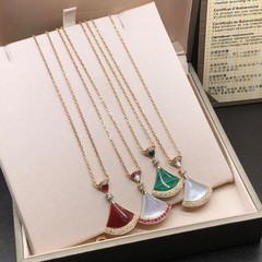 ハイバージョン V ジンバオ ラージ スカート ネックレス ホワイト マザーオブパール ファン ローズ ワイド ゴールド 扇形カルセドニー ペンダント 鎖骨チェーン