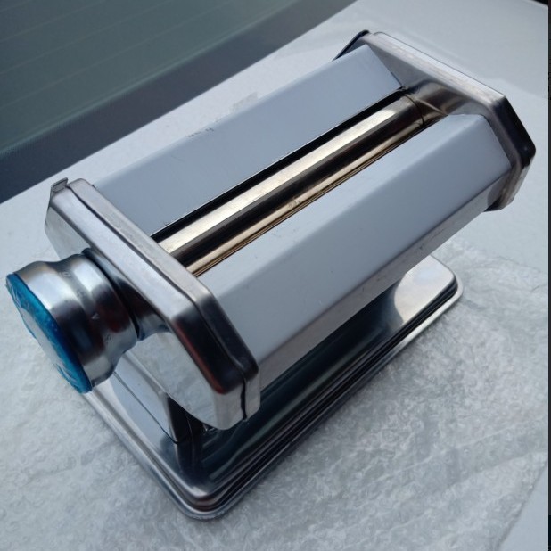 俊媳妇家用小型压面机手动饺子馄饨皮机擀面机150型无刀面皮机